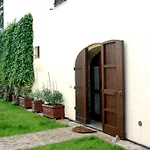 Residenza Porta Guelfa * بيفانيا